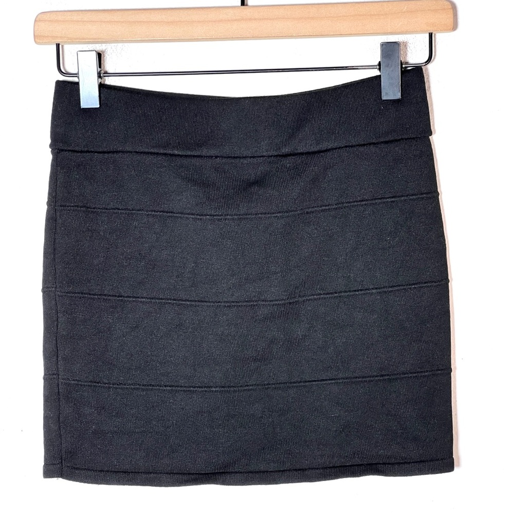 Debut black elastic waist straight miniskirt size medium M B178